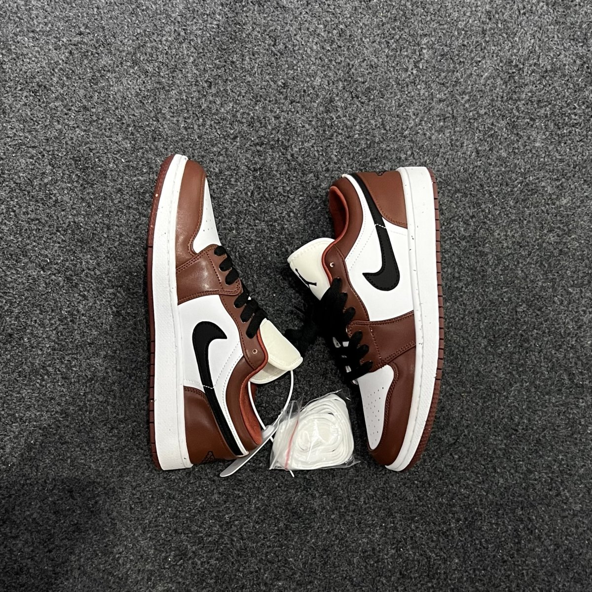 Air Jordan 1 Low Mocha White Brown Black (1:1 Premium)