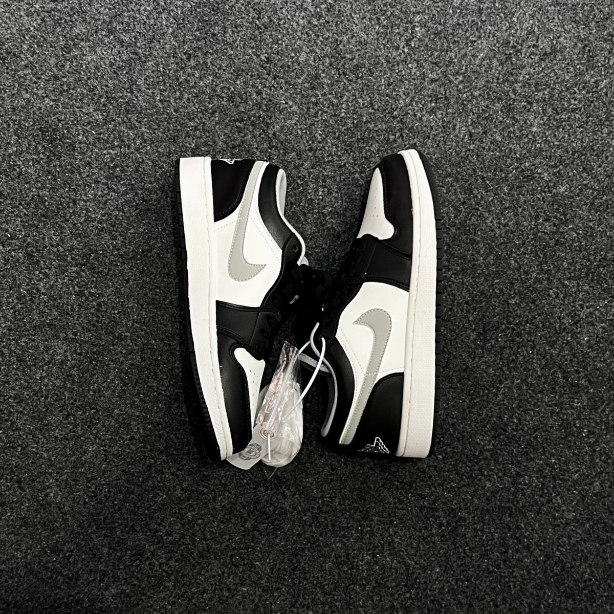 AJ1 LOW BLACK PANDA GREY (1:1 GRADE)